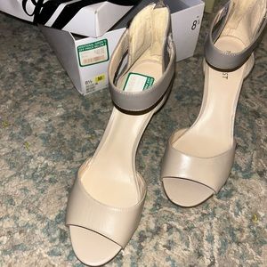 Nine West two toned heels, all leather, size 8 1/2